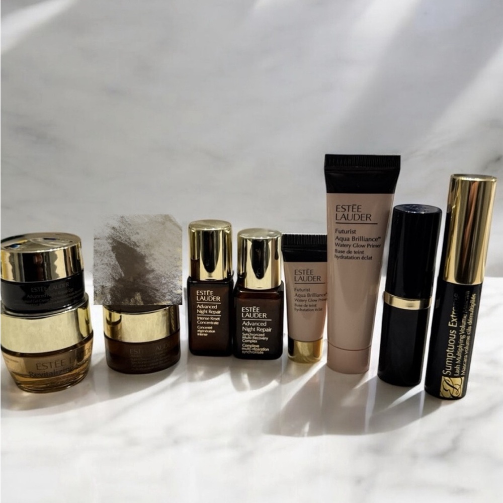 NWT - Estée Lauder Skincare and Makeup Sample Set (9 pieces)